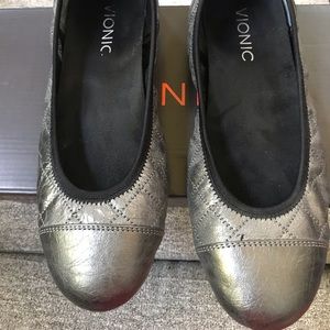 Vionic Pewter Quilted Flat